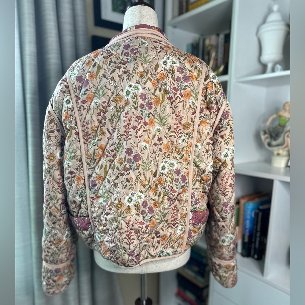 Floral Quilted Women's Jacket - Pink and Cream - Picture 2 of 11